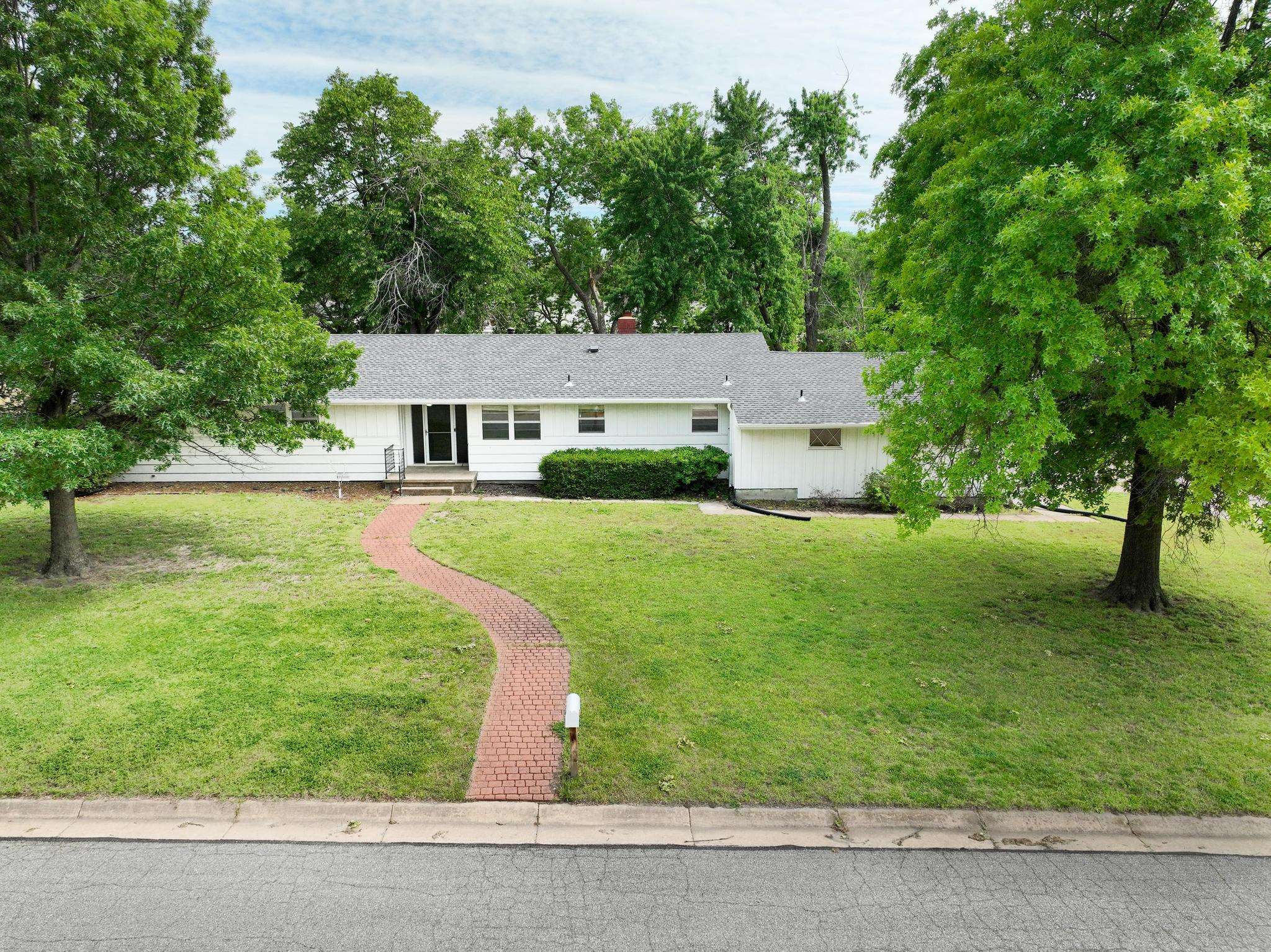 5 Indian Ln, Newton, Kansas image 25
