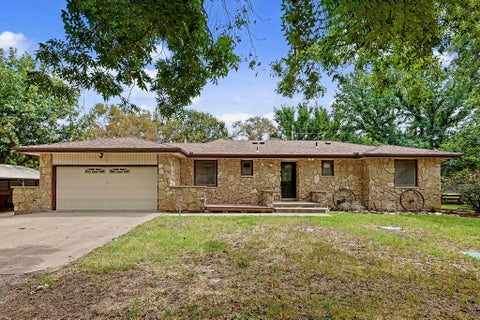 Homes For Sale - 1404 N Greenwich Rd<br/> Sumner County, Mulvane, KS 67110