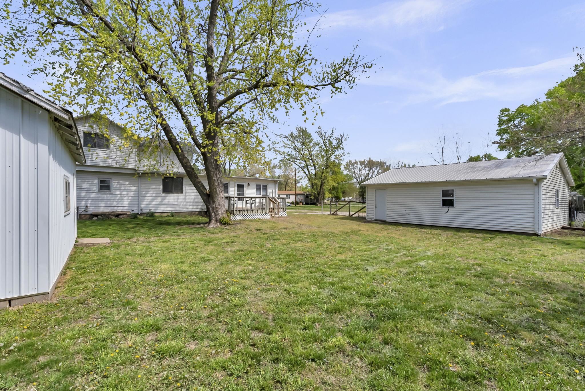209 Garfield St, Marion, Kansas image 25