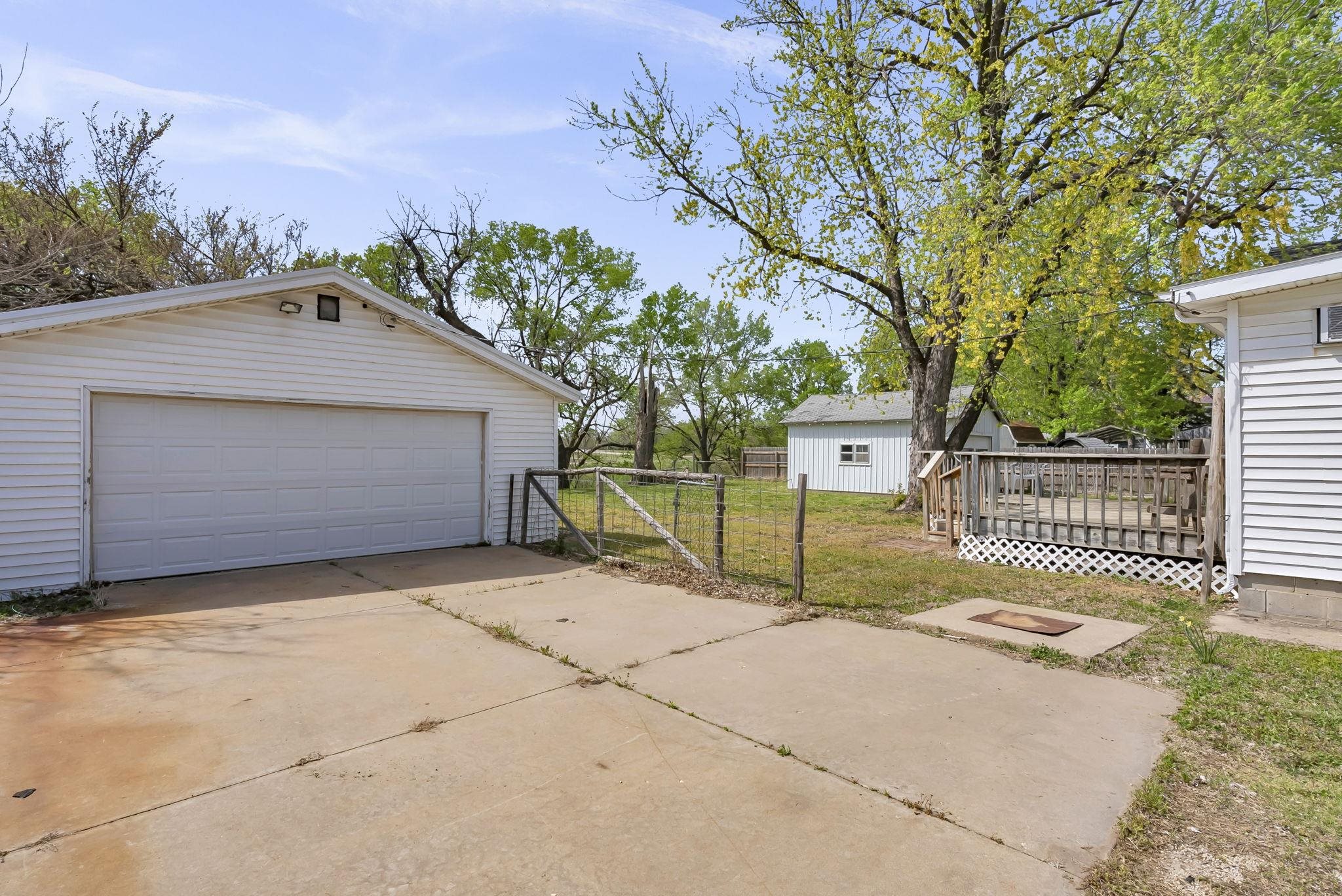 209 Garfield St, Marion, Kansas image 26