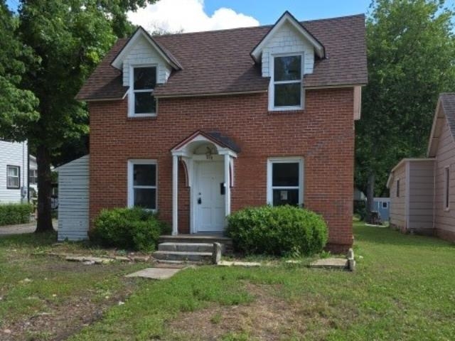 611 E 10th Ave, Winfield, Kansas image 2