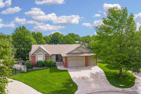 Townhouse For Sale - 110 S Angela Circle<br/> Wichita, KS 67235