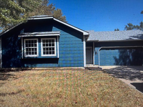 Homes For Sale - 5810 W 37th St S St<br/> Wichita, KS 67215