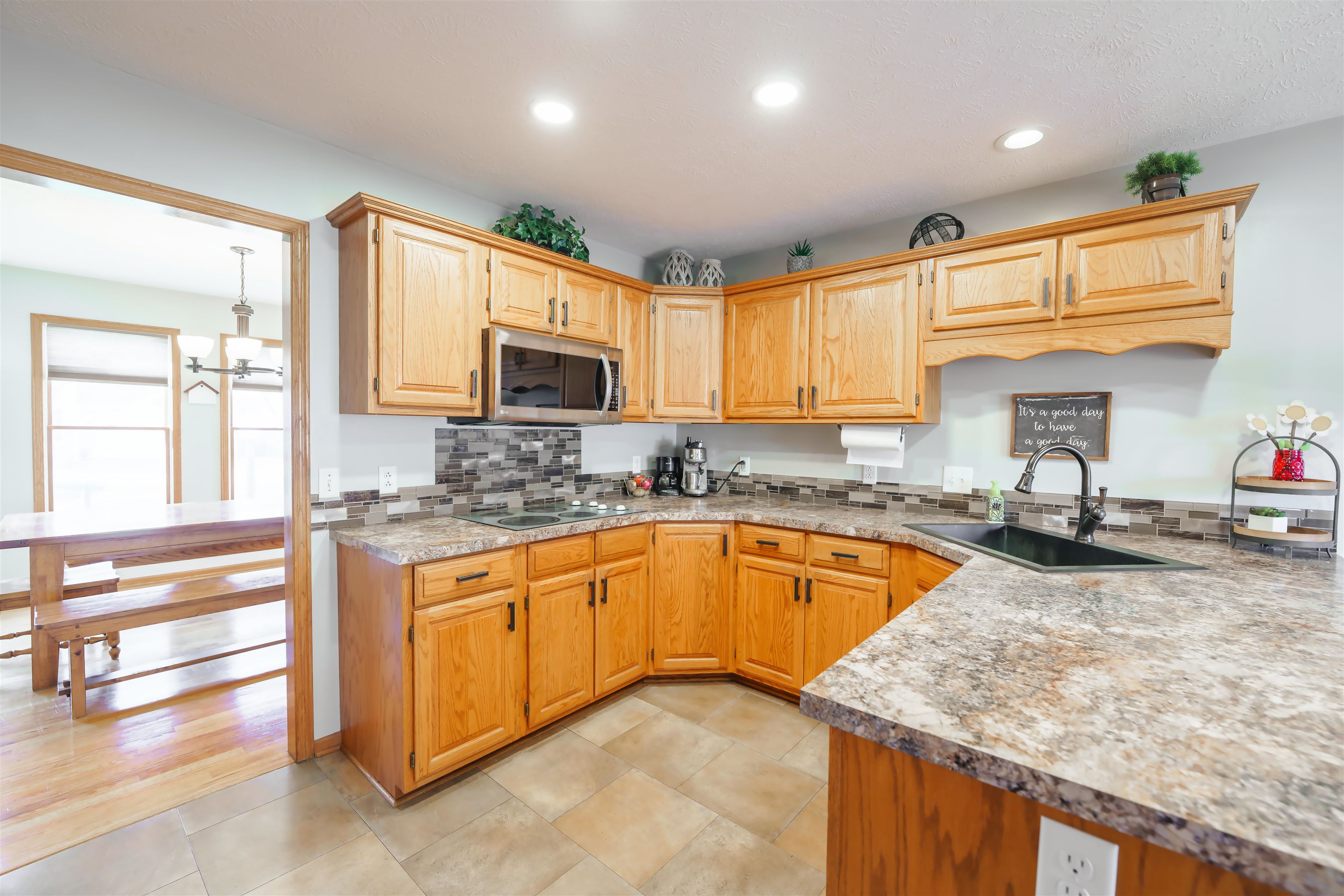 2119 Village Ln, Salina, Kansas image 9