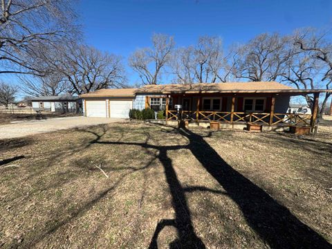 Homes For Sale - 506 E 7th St<br/> Harper County, Harper, KS 67058