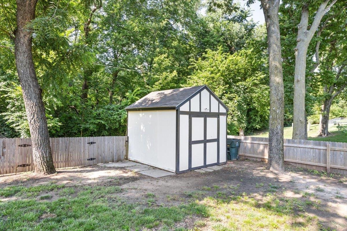 Derby, Kansas 67037, United States, 4 Bedrooms Bedrooms, ,3 BathroomsBathrooms,Residential,Pending,52755