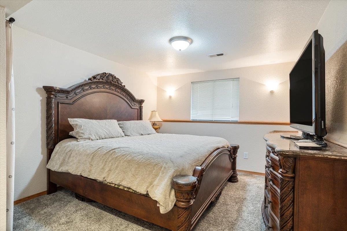 Derby, Kansas 67037, United States, 4 Bedrooms Bedrooms, ,3 BathroomsBathrooms,Residential,Pending,52755