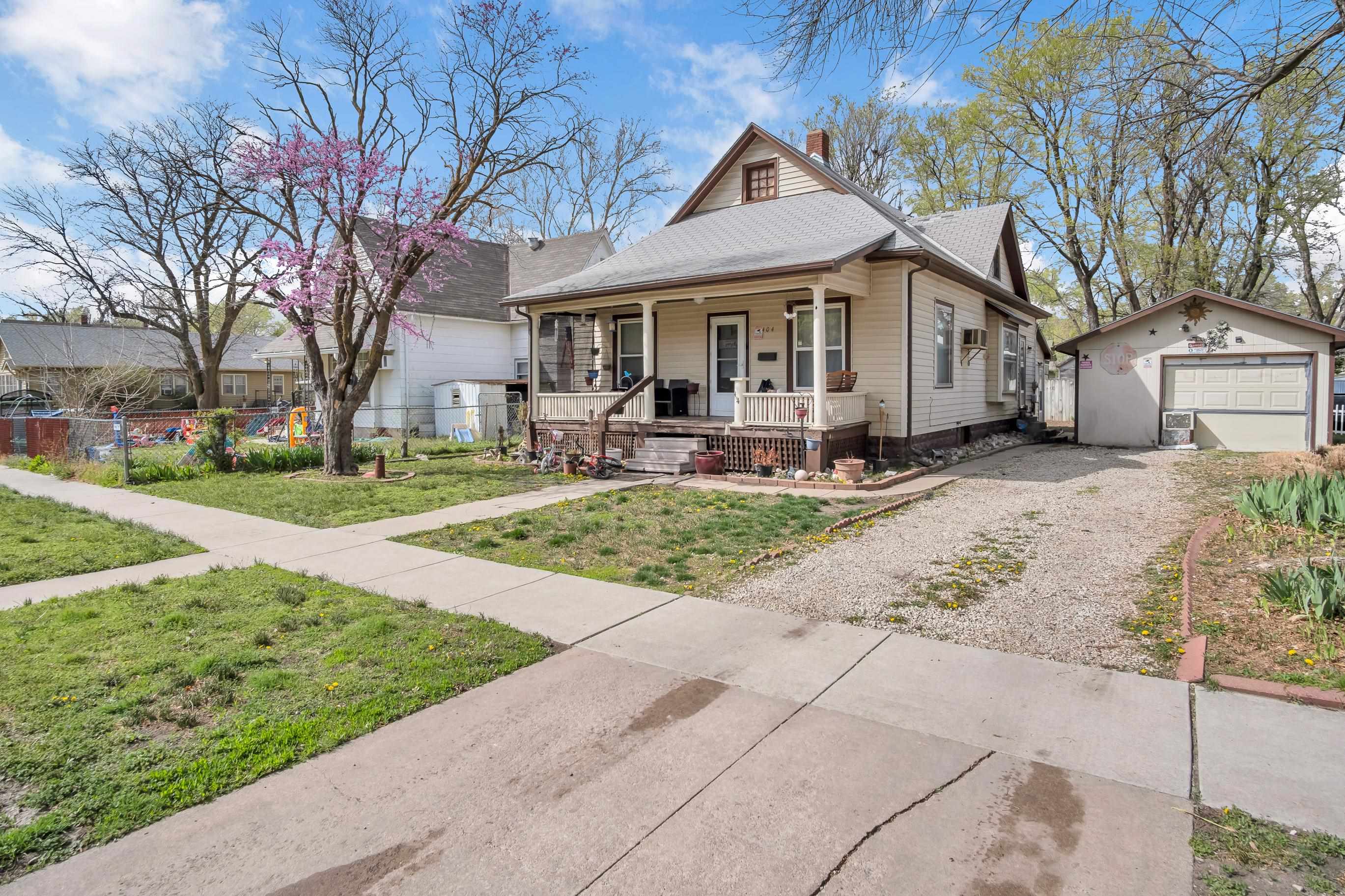 404 E 9th St, Newton, Kansas image 2