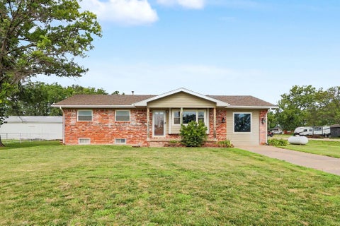 Homes For Sale - 1435 S Rock Rd<br/> Derby, KS 63037