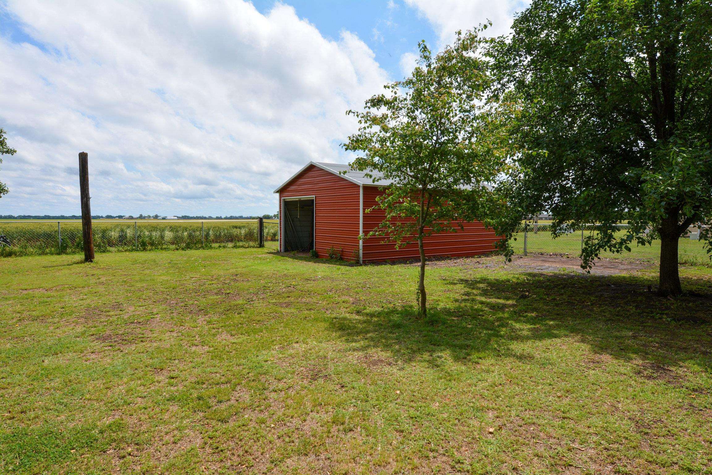400 N Dean St, Mount Hope, Kansas image 32