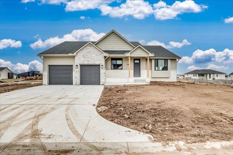 Homes For Sale - 178 S Wellcrest Ct<br/> Sedgwick County, Wichita, KS 67052