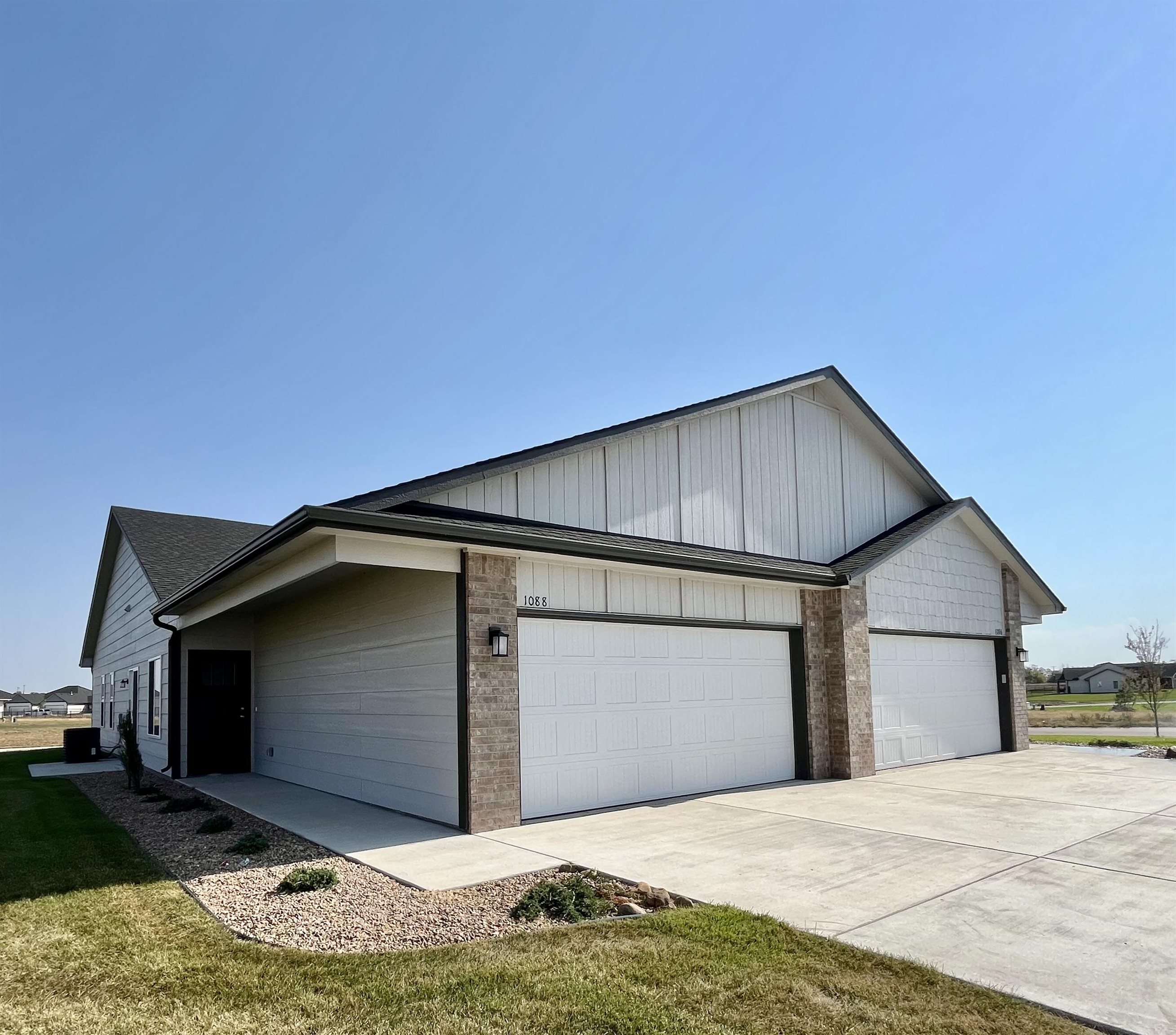 1088 W Trek Ct, Goddard, Kansas image 1