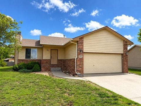 Homes For Sale - 1012 E Winding Lane<br/> Derby, KS 67037