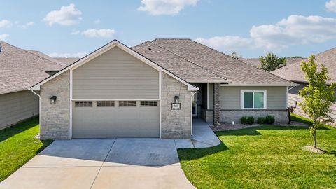 Townhouse For Sale - 3641 N Lakeway Ct<br/> Sedgwick County, Wichita, KS 67205