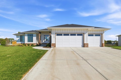 Photo of 9634 W Cedar Ln, Maize, KS 67101 (MLS # 680229)