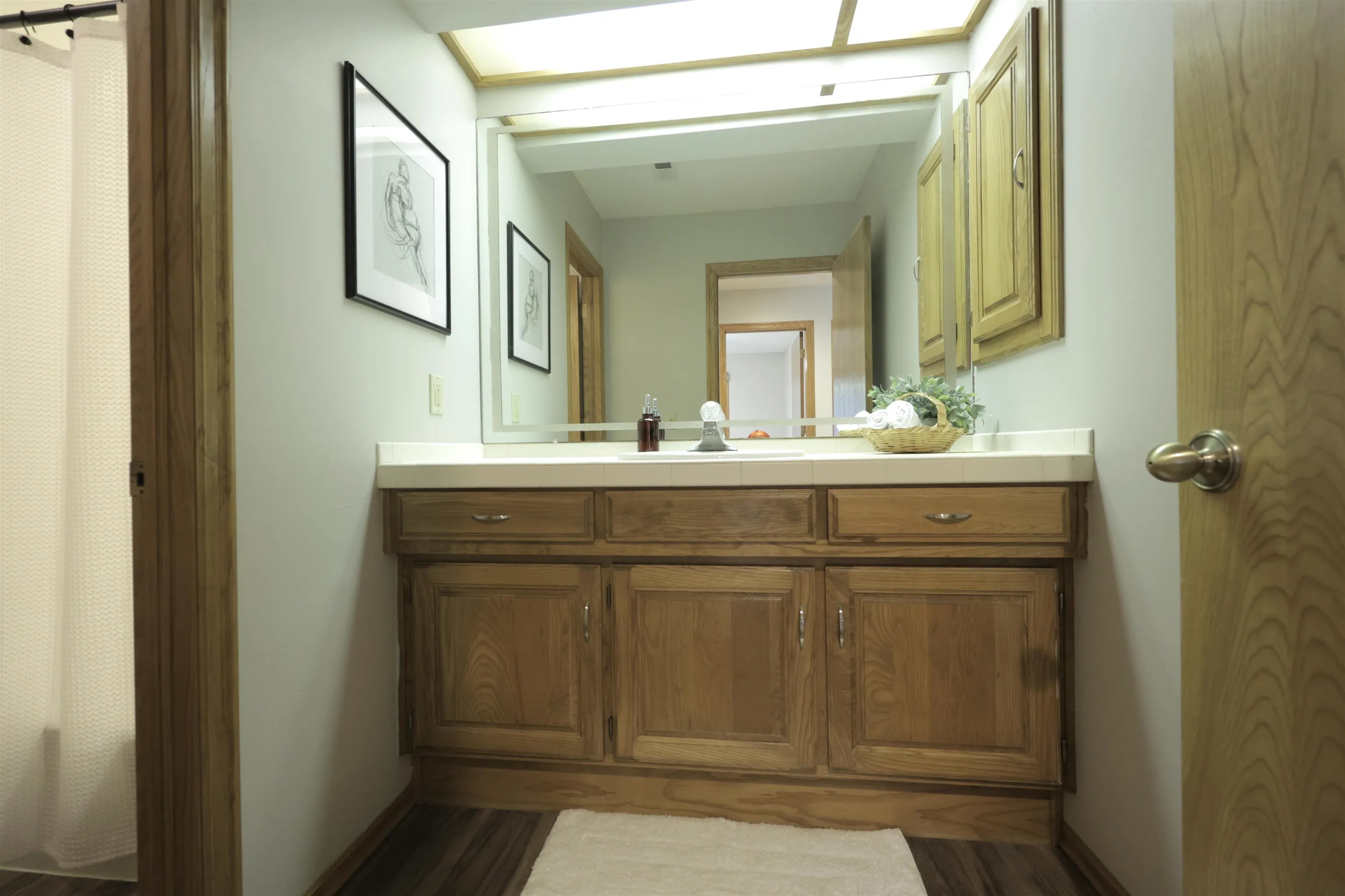 Wichita, Kansas 67206, United States, 4 Bedrooms Bedrooms, ,4 BathroomsBathrooms,Residential,Active,233505