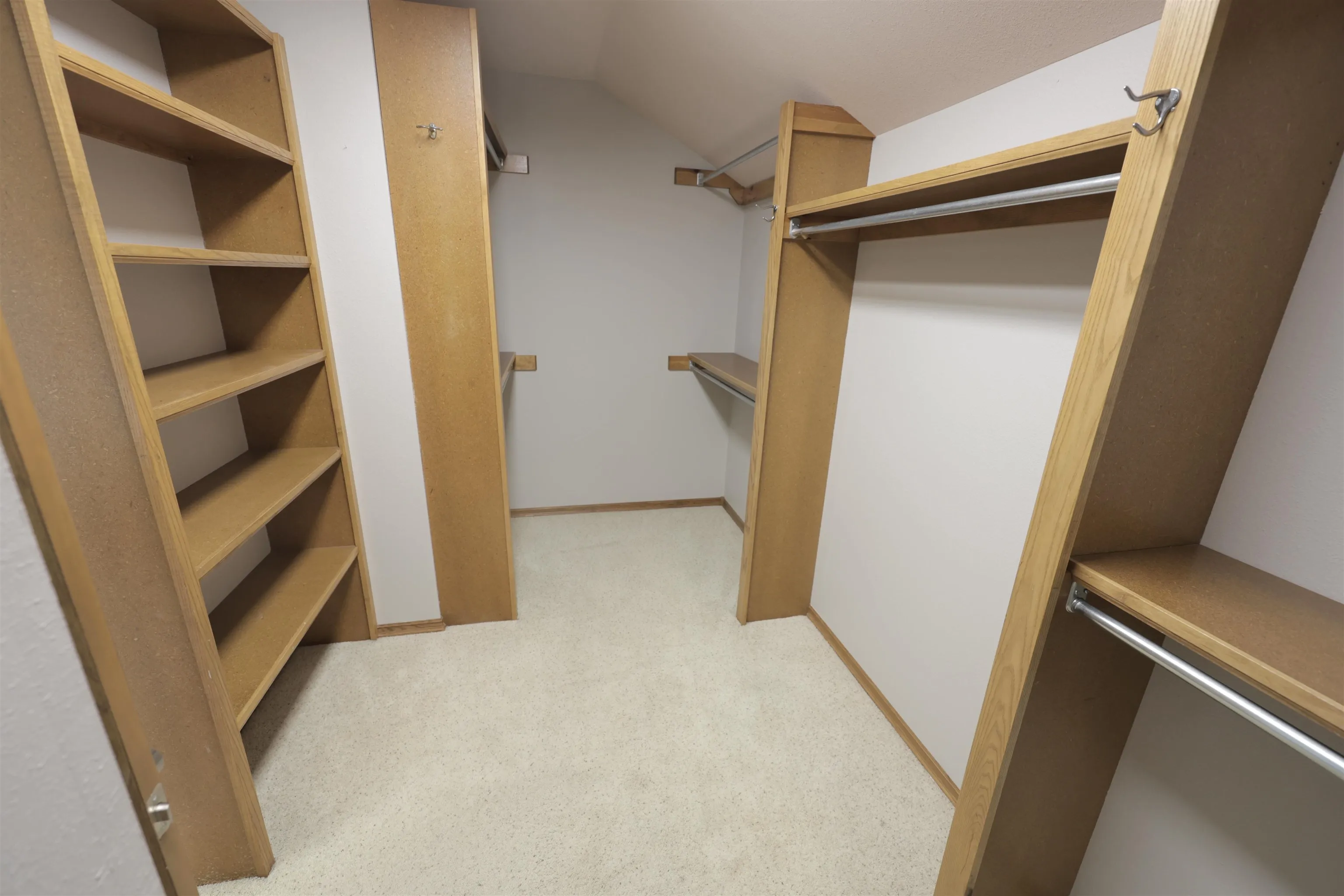 Wichita, Kansas 67206, United States, 4 Bedrooms Bedrooms, ,4 BathroomsBathrooms,Residential,Active,233505