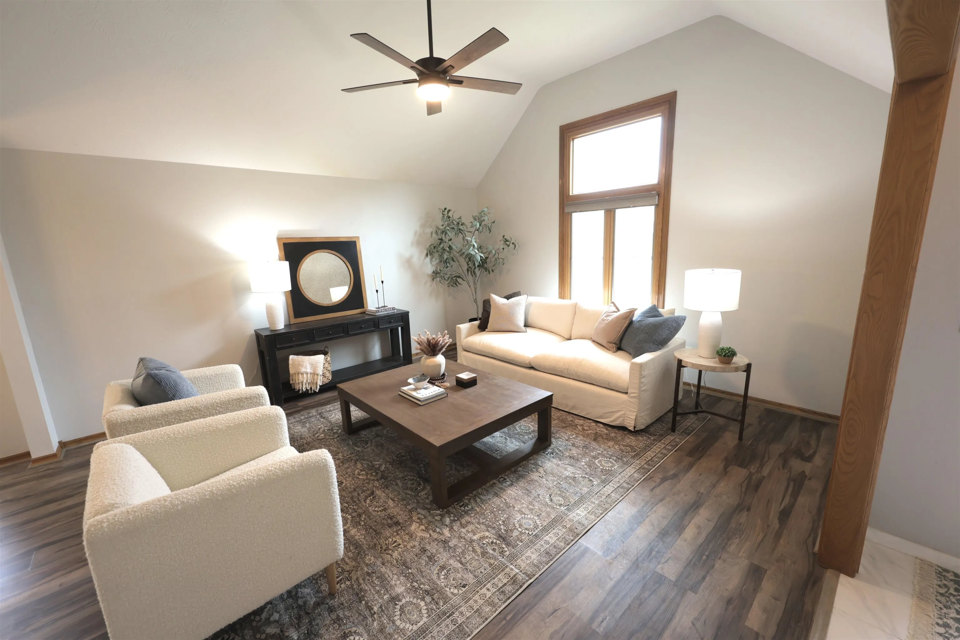 Wichita, Kansas 67206, United States, 4 Bedrooms Bedrooms, ,4 BathroomsBathrooms,Residential,Active,233505