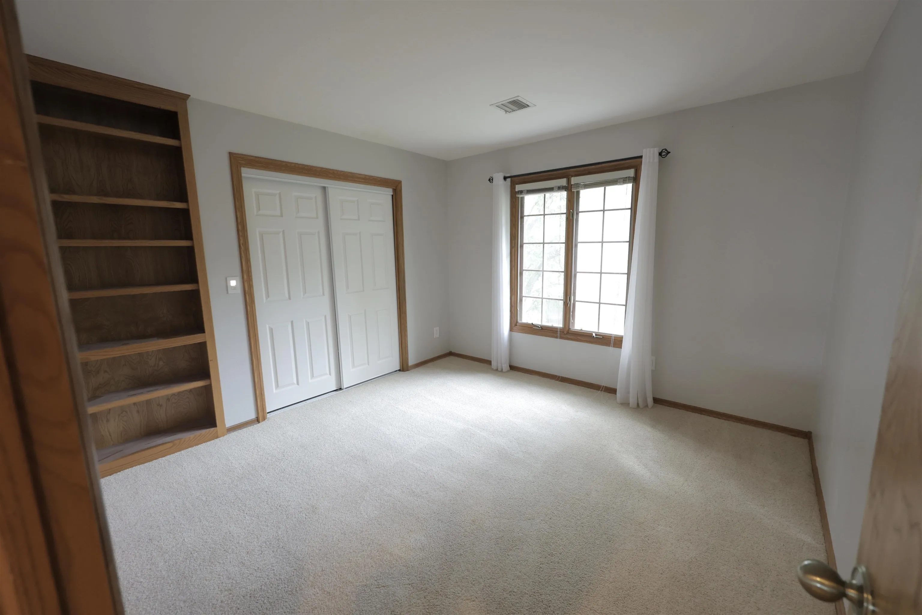 Wichita, Kansas 67206, United States, 4 Bedrooms Bedrooms, ,4 BathroomsBathrooms,Residential,Active,233505