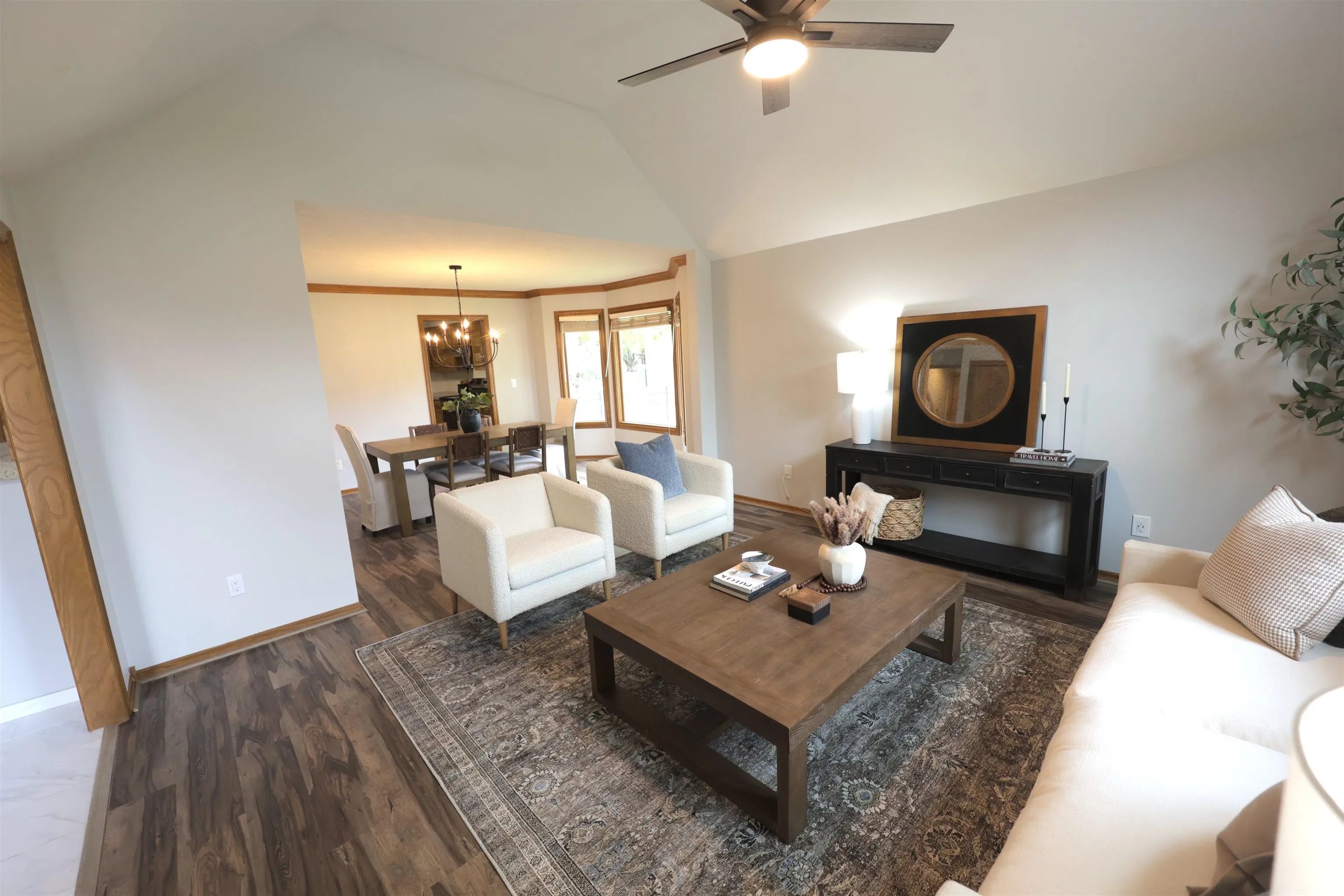 Wichita, Kansas 67206, United States, 4 Bedrooms Bedrooms, ,4 BathroomsBathrooms,Residential,Active,233505