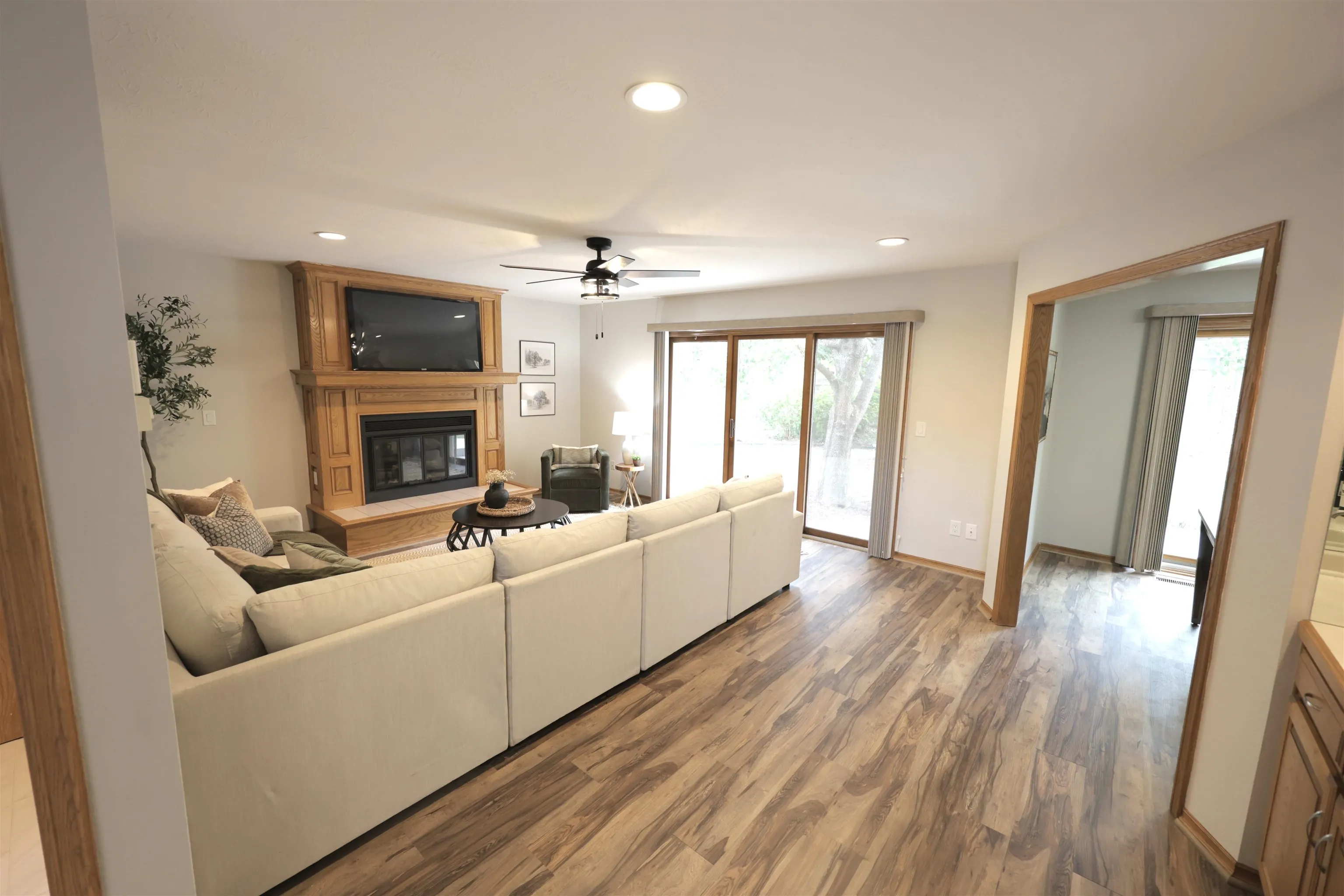 Wichita, Kansas 67206, United States, 4 Bedrooms Bedrooms, ,4 BathroomsBathrooms,Residential,Active,233505