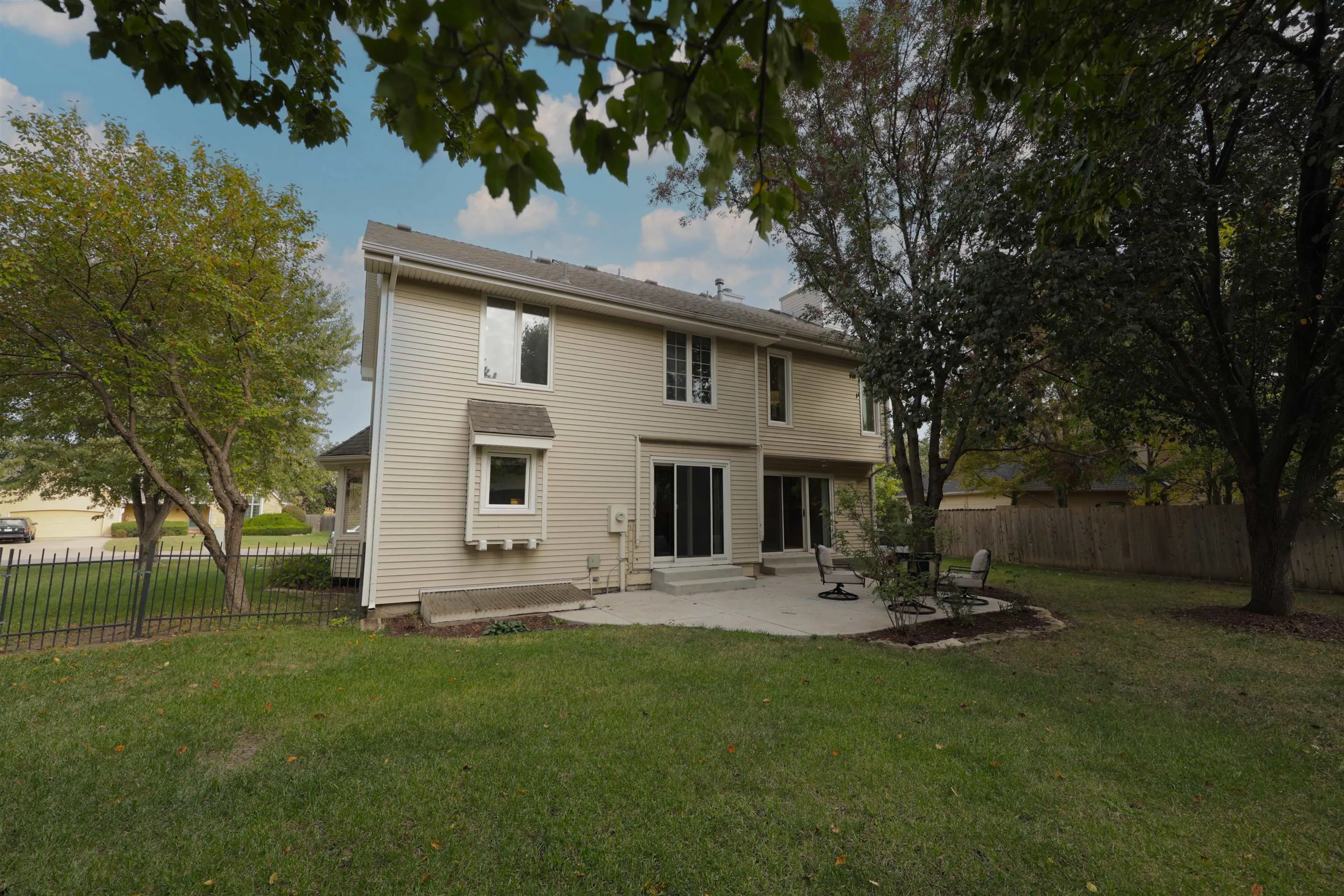 Wichita, Kansas 67206, United States, 4 Bedrooms Bedrooms, ,4 BathroomsBathrooms,Residential,Active,233505