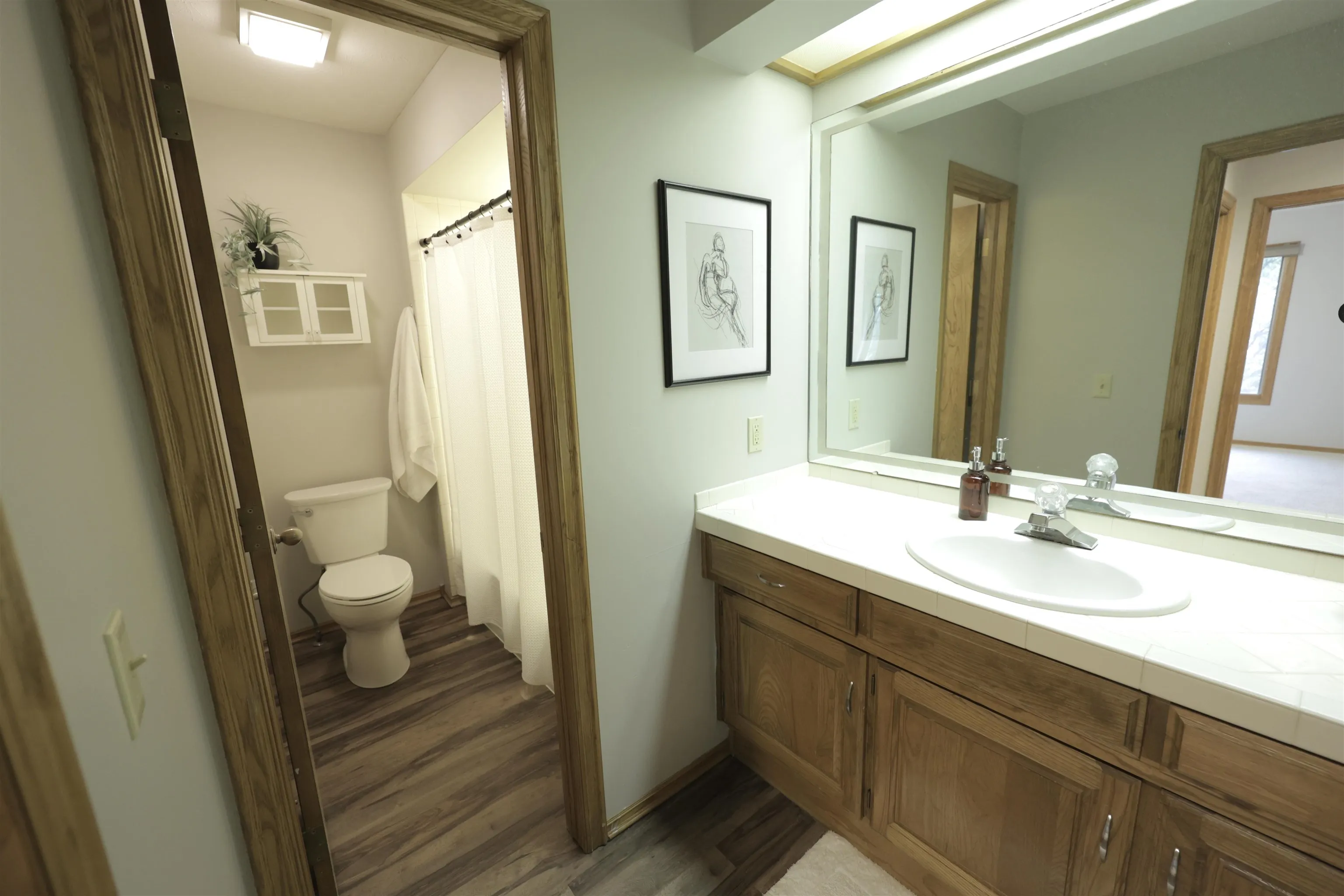 Wichita, Kansas 67206, United States, 4 Bedrooms Bedrooms, ,4 BathroomsBathrooms,Residential,Active,233505