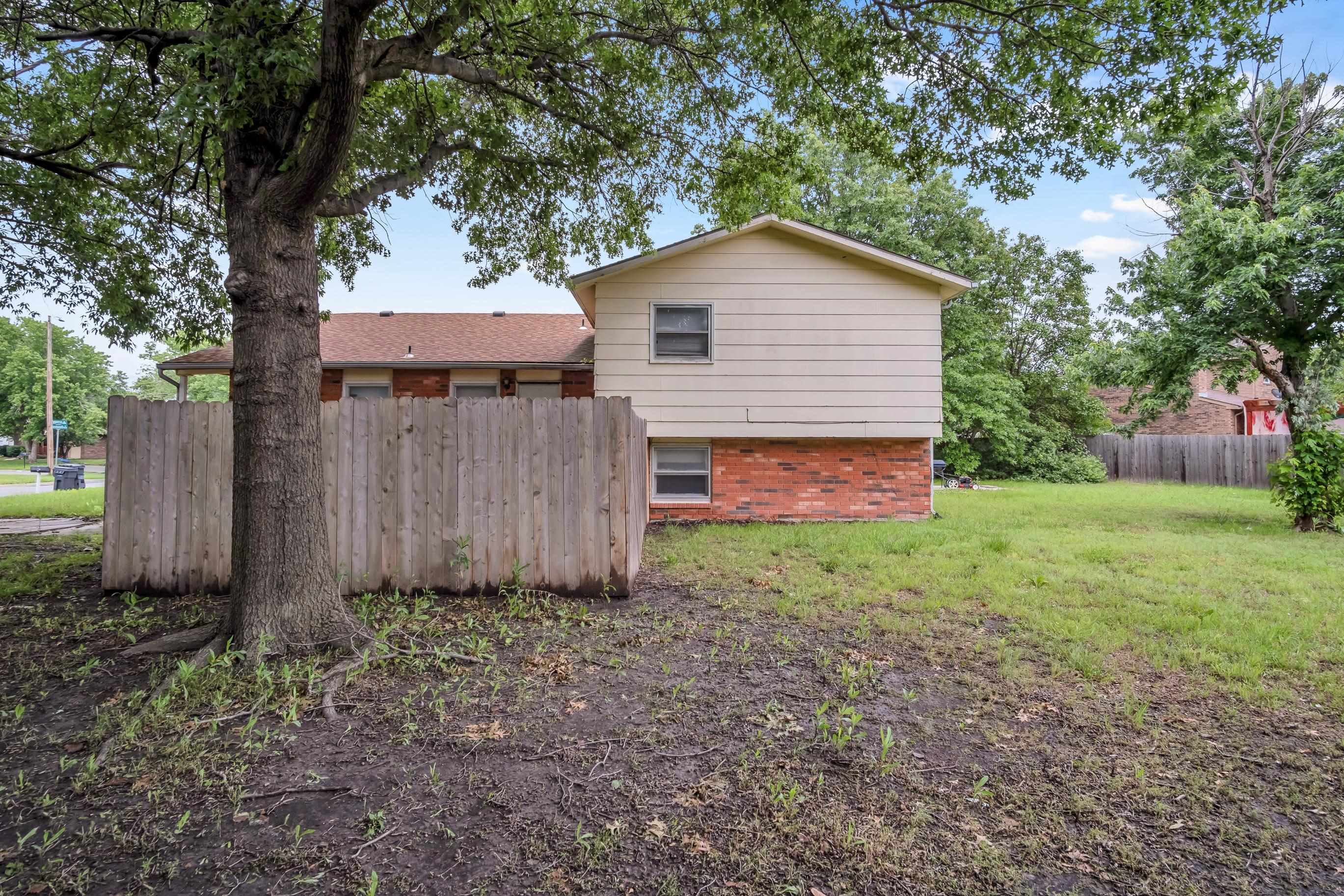 701-703 W 17th St, Newton, Kansas image 6