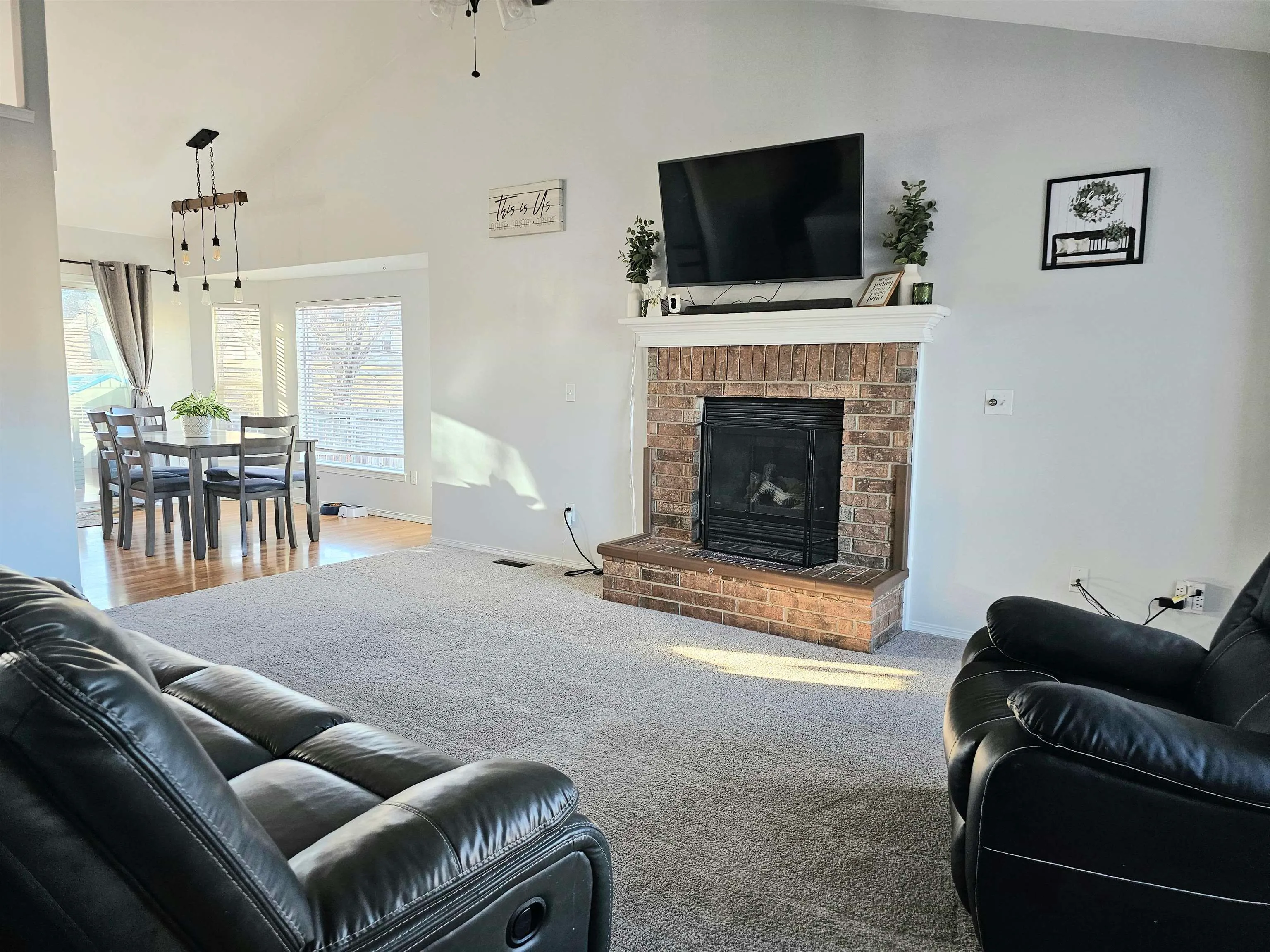 Derby, Kansas 67037, United States, 3 Bedrooms Bedrooms, ,3 BathroomsBathrooms,Residential,Pending,94671