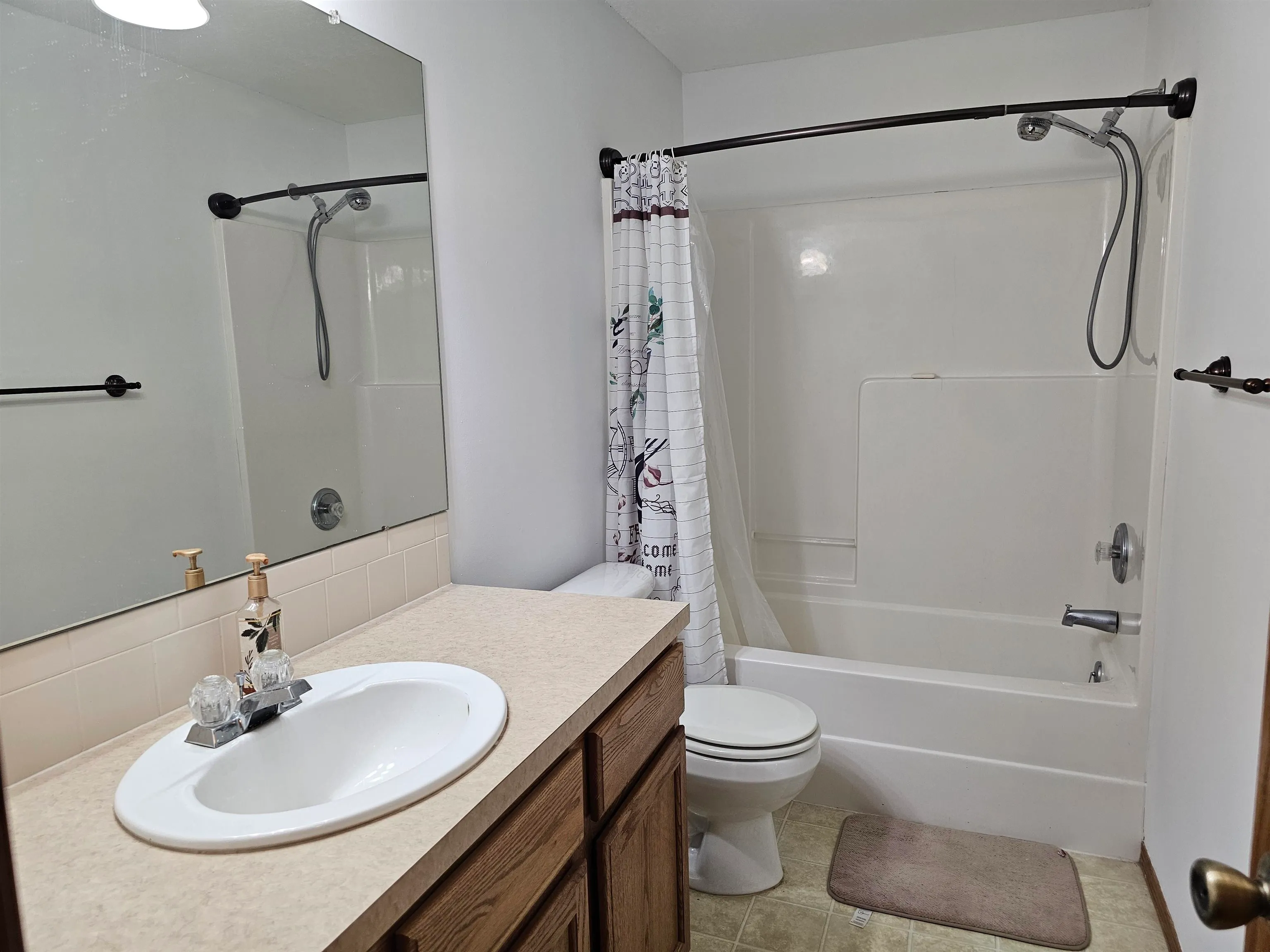 Derby, Kansas 67037, United States, 3 Bedrooms Bedrooms, ,3 BathroomsBathrooms,Residential,Pending,94671