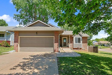 Homes For Sale - 1396 E Longhorn Ct<br/> Derby, KS 67037
