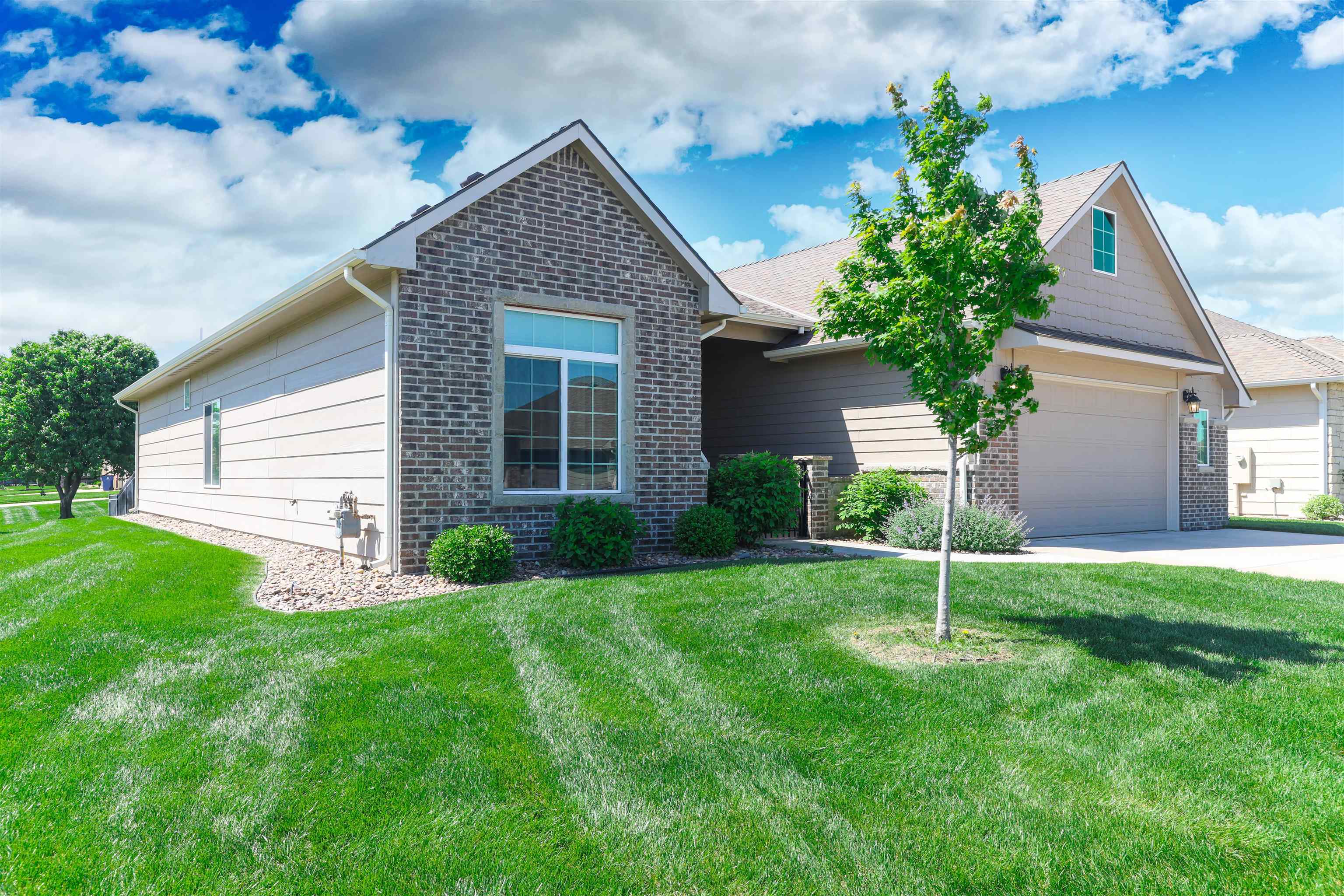 3601 N Lakeway Ct, Wichita, Kansas image 2