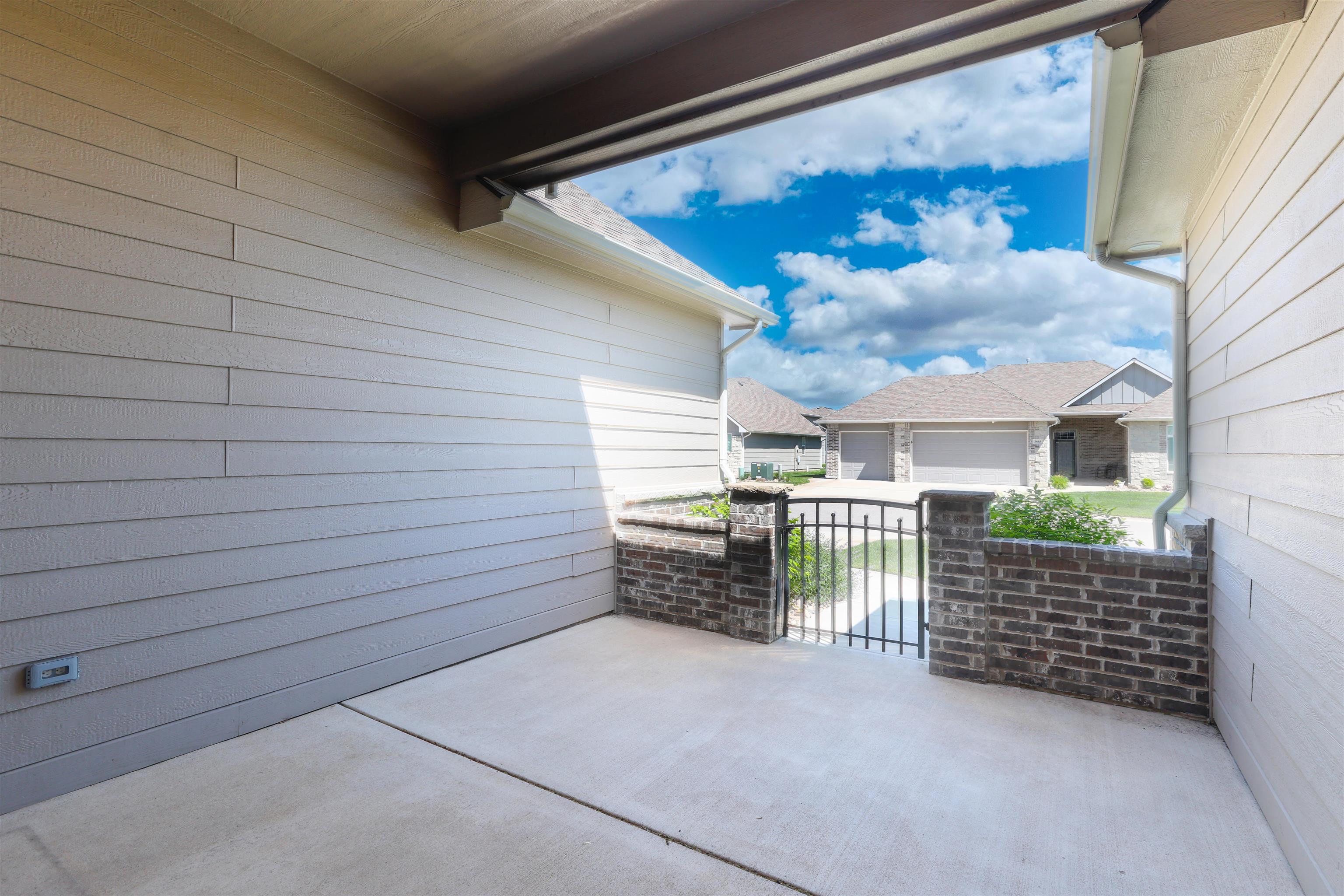 3601 N Lakeway Ct, Wichita, Kansas image 6