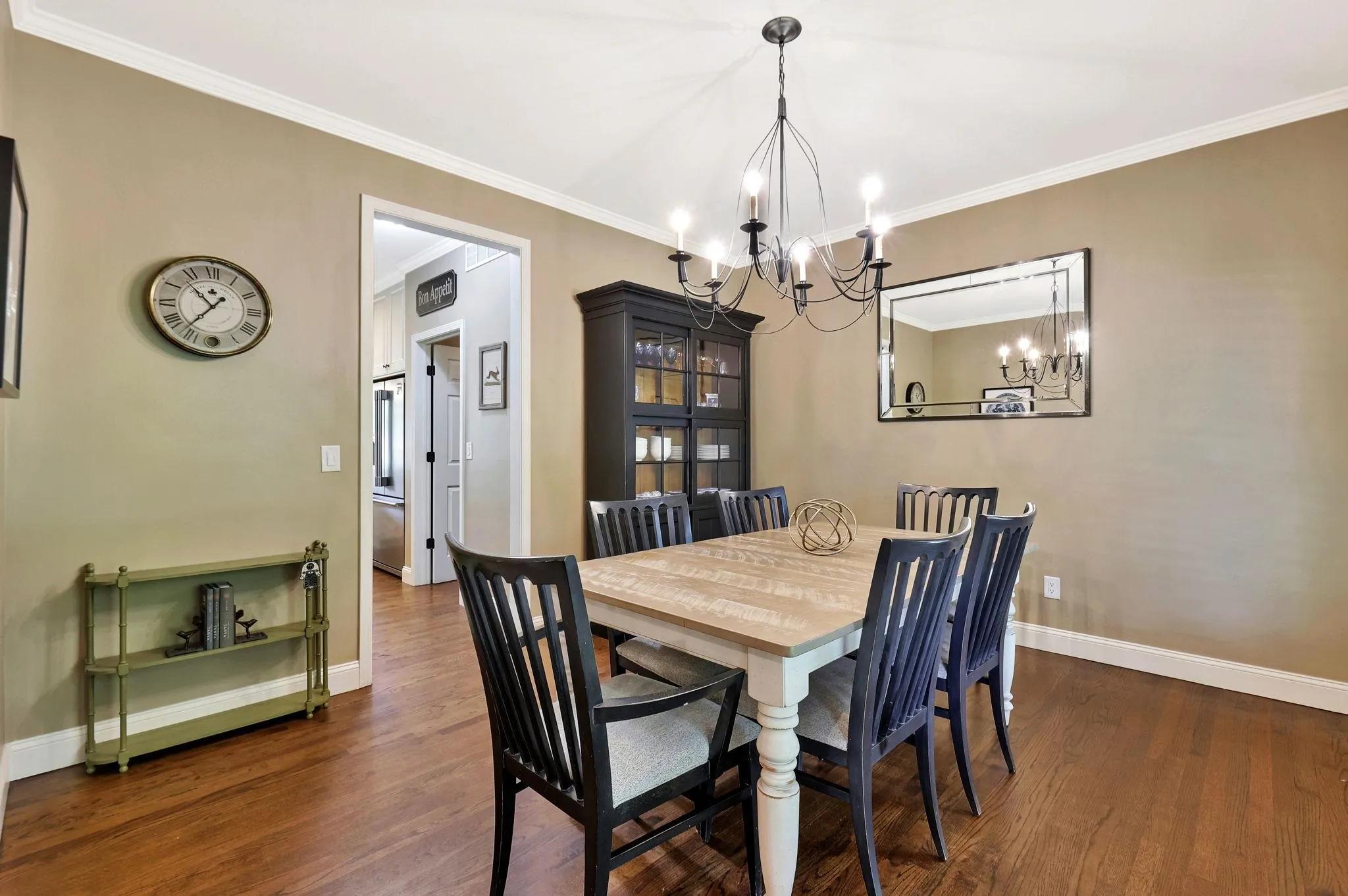 Wichita, Kansas 67206, United States, 5 Bedrooms Bedrooms, ,5 BathroomsBathrooms,Residential,Pending,41170