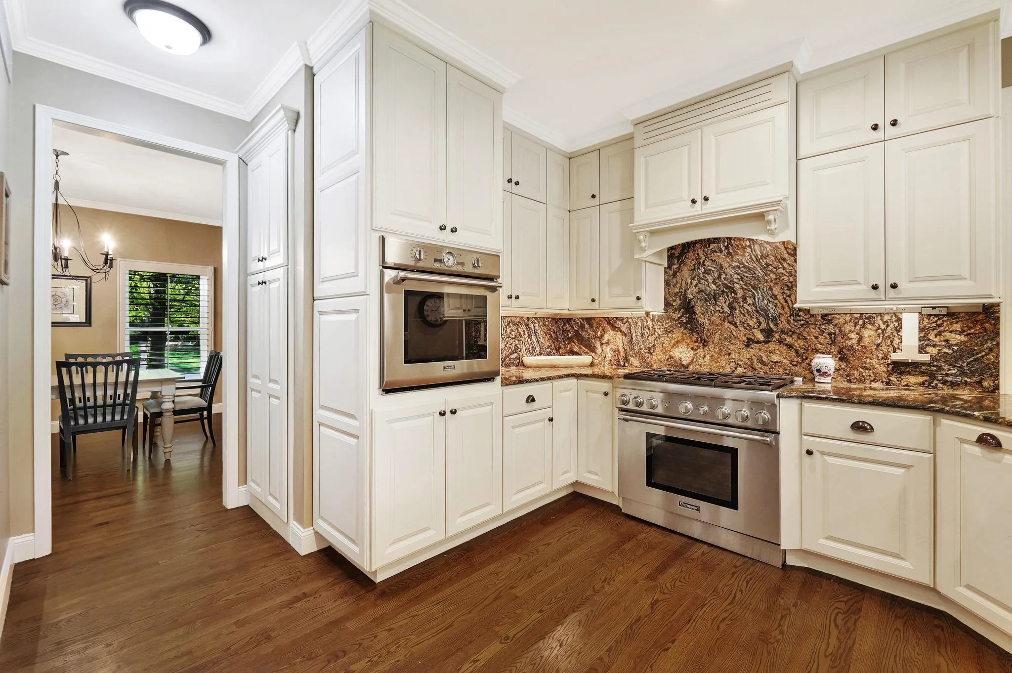 Wichita, Kansas 67206, United States, 5 Bedrooms Bedrooms, ,5 BathroomsBathrooms,Residential,Pending,41170