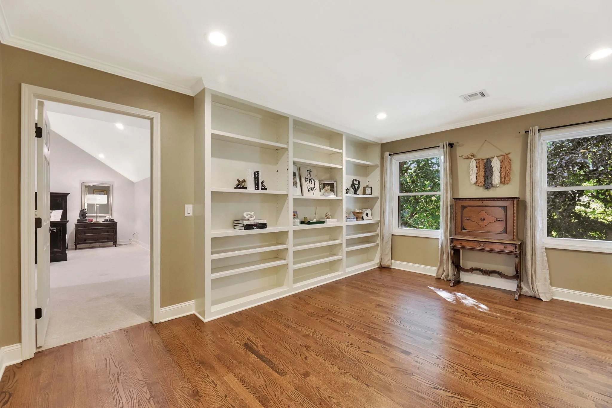 Wichita, Kansas 67206, United States, 5 Bedrooms Bedrooms, ,5 BathroomsBathrooms,Residential,Pending,41170