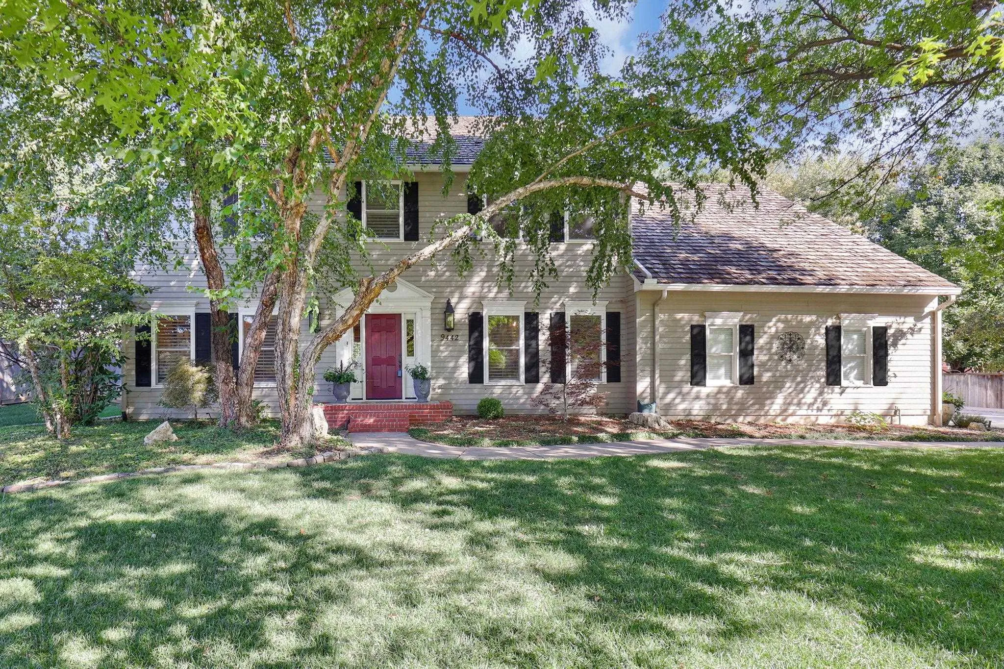 Wichita, Kansas 67206, United States, 5 Bedrooms Bedrooms, ,5 BathroomsBathrooms,Residential,Pending,41170