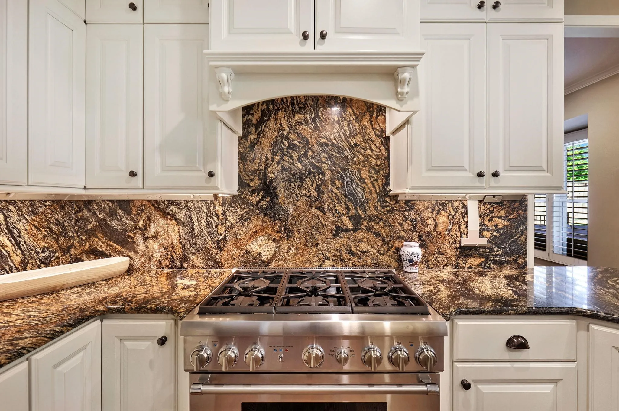 Wichita, Kansas 67206, United States, 5 Bedrooms Bedrooms, ,5 BathroomsBathrooms,Residential,Pending,41170