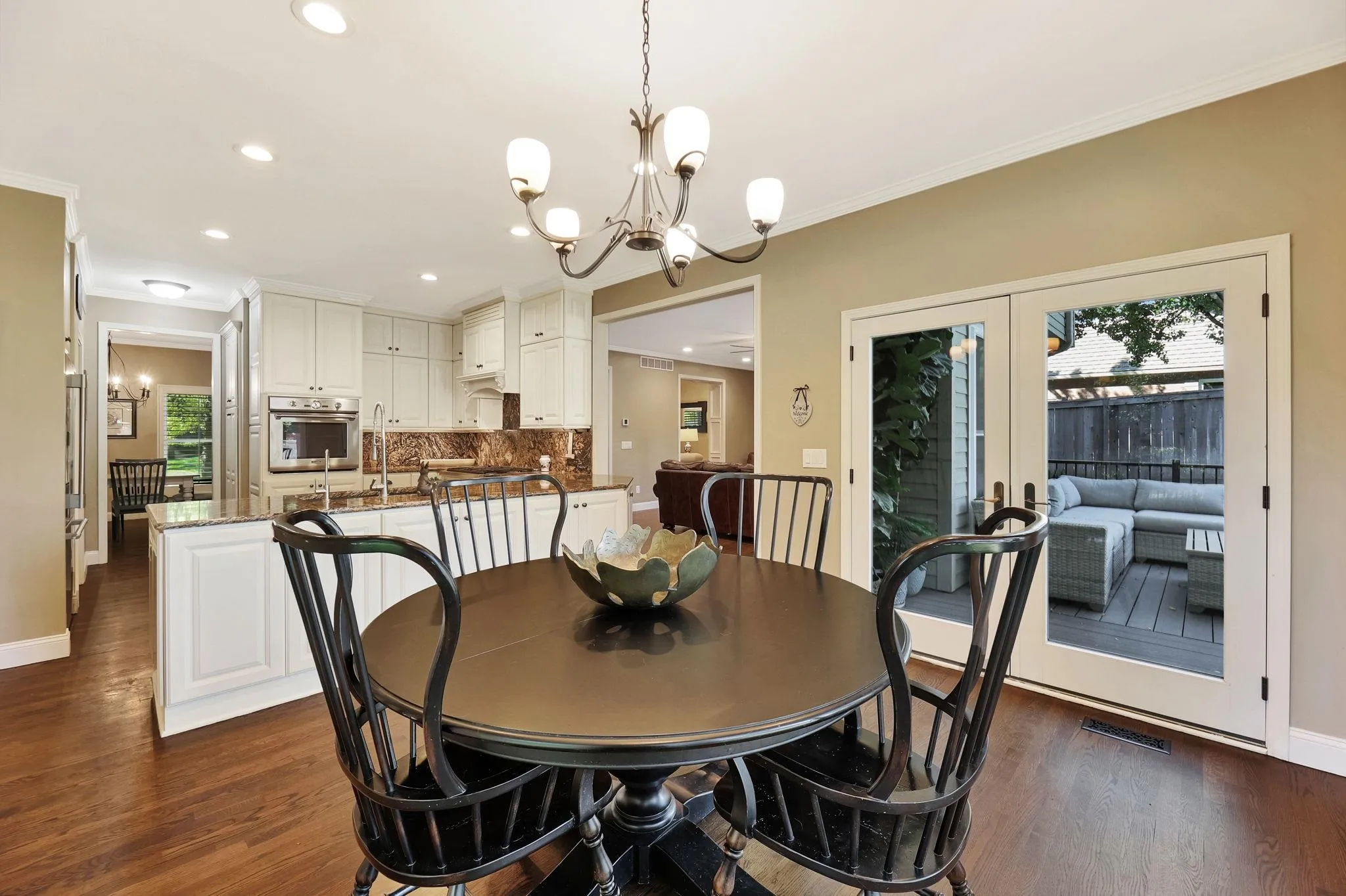 Wichita, Kansas 67206, United States, 5 Bedrooms Bedrooms, ,5 BathroomsBathrooms,Residential,Pending,41170