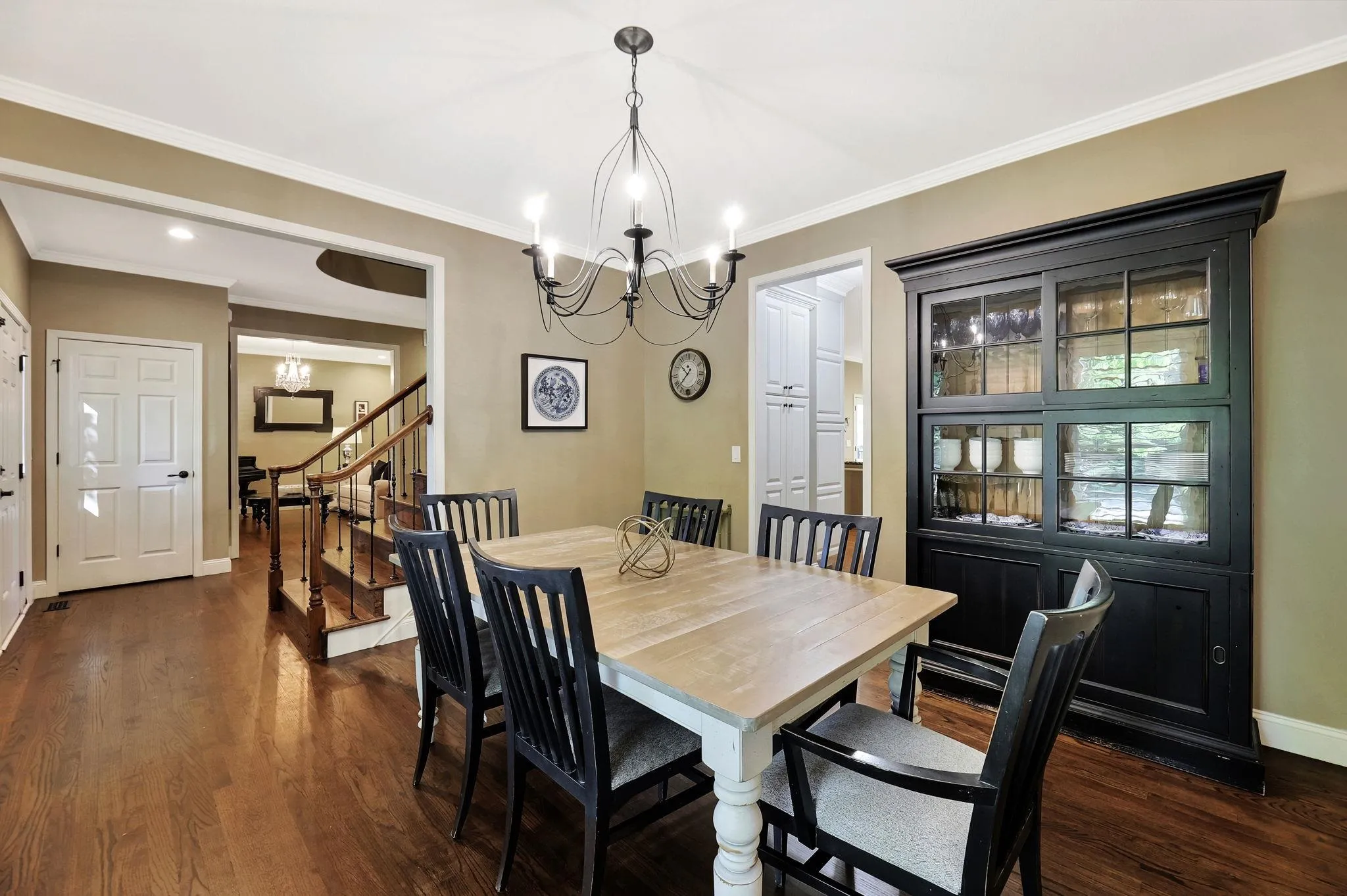 Wichita, Kansas 67206, United States, 5 Bedrooms Bedrooms, ,5 BathroomsBathrooms,Residential,Pending,41170