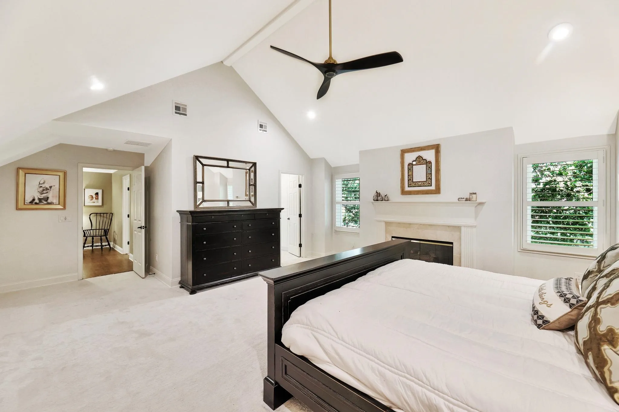 Wichita, Kansas 67206, United States, 5 Bedrooms Bedrooms, ,5 BathroomsBathrooms,Residential,Pending,41170