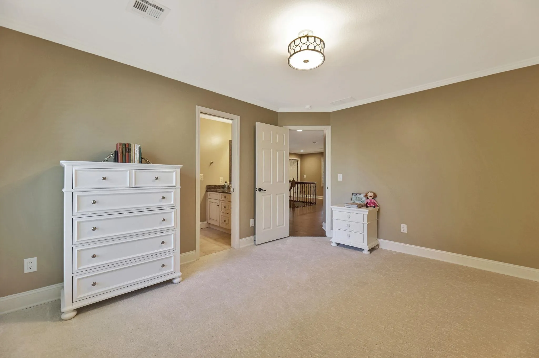 Wichita, Kansas 67206, United States, 5 Bedrooms Bedrooms, ,5 BathroomsBathrooms,Residential,Pending,41170