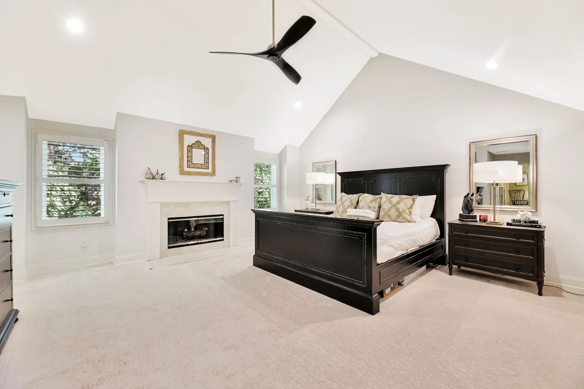 Wichita, Kansas 67206, United States, 5 Bedrooms Bedrooms, ,5 BathroomsBathrooms,Residential,Pending,41170