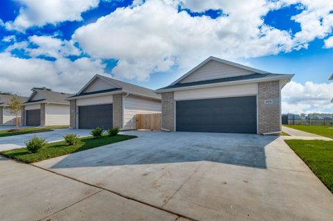 Townhouse For Sale - 4325-4327 N Sandplum St<br/> Sedgwick County, Wichita, KS 67205