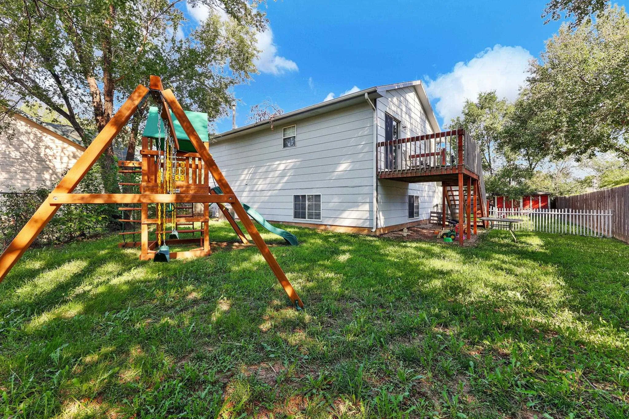 Wichita, Kansas 67216, United States, 3 Bedrooms Bedrooms, ,2 BathroomsBathrooms,Residential,Pending,45887