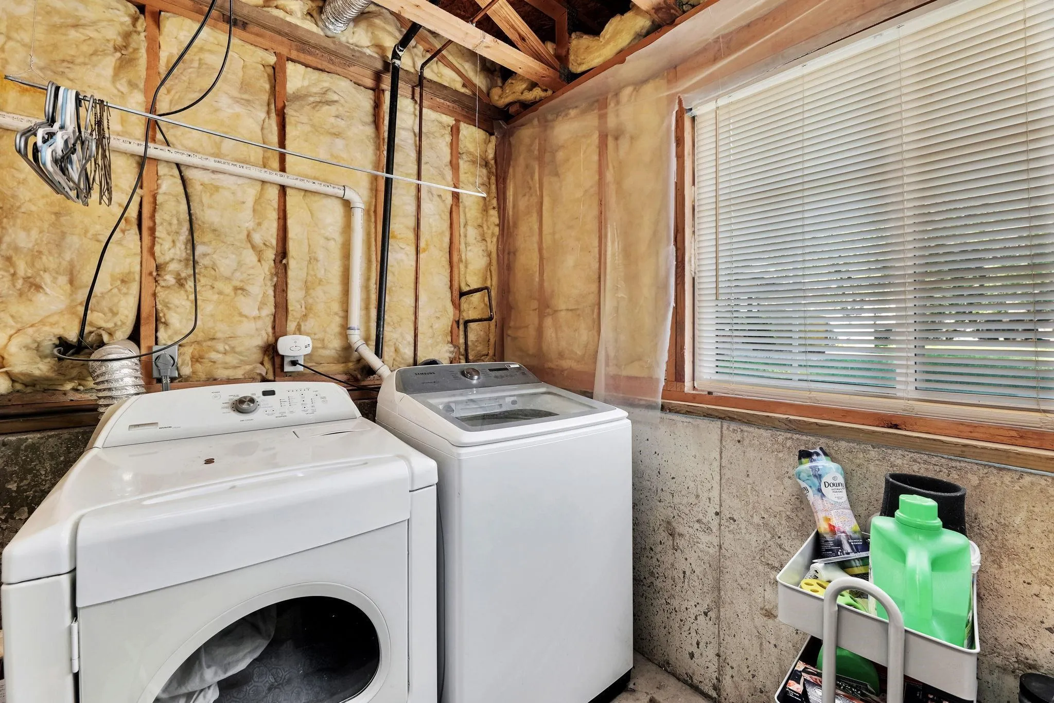 Wichita, Kansas 67216, United States, 3 Bedrooms Bedrooms, ,2 BathroomsBathrooms,Residential,Pending,45887