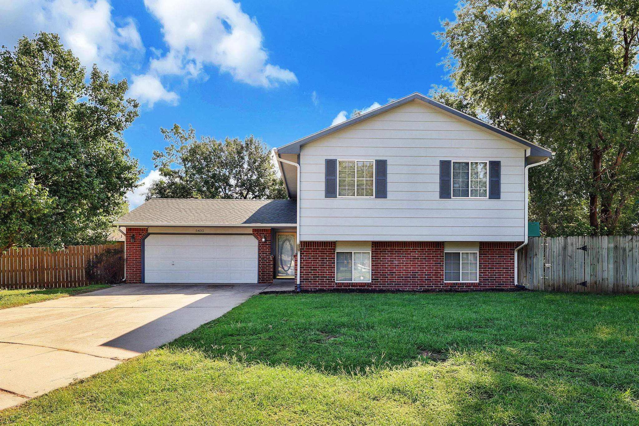 Wichita, Kansas 67216, United States, 3 Bedrooms Bedrooms, ,2 BathroomsBathrooms,Residential,Pending,45887