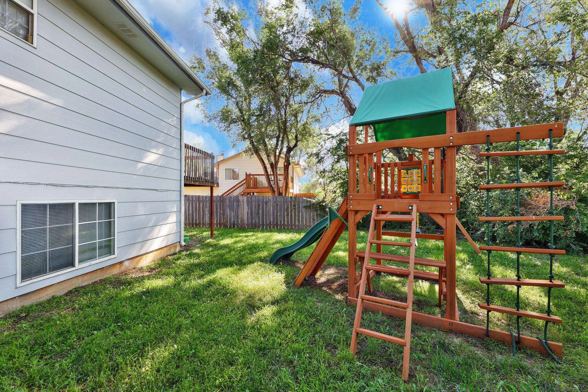 Wichita, Kansas 67216, United States, 3 Bedrooms Bedrooms, ,2 BathroomsBathrooms,Residential,Pending,45887