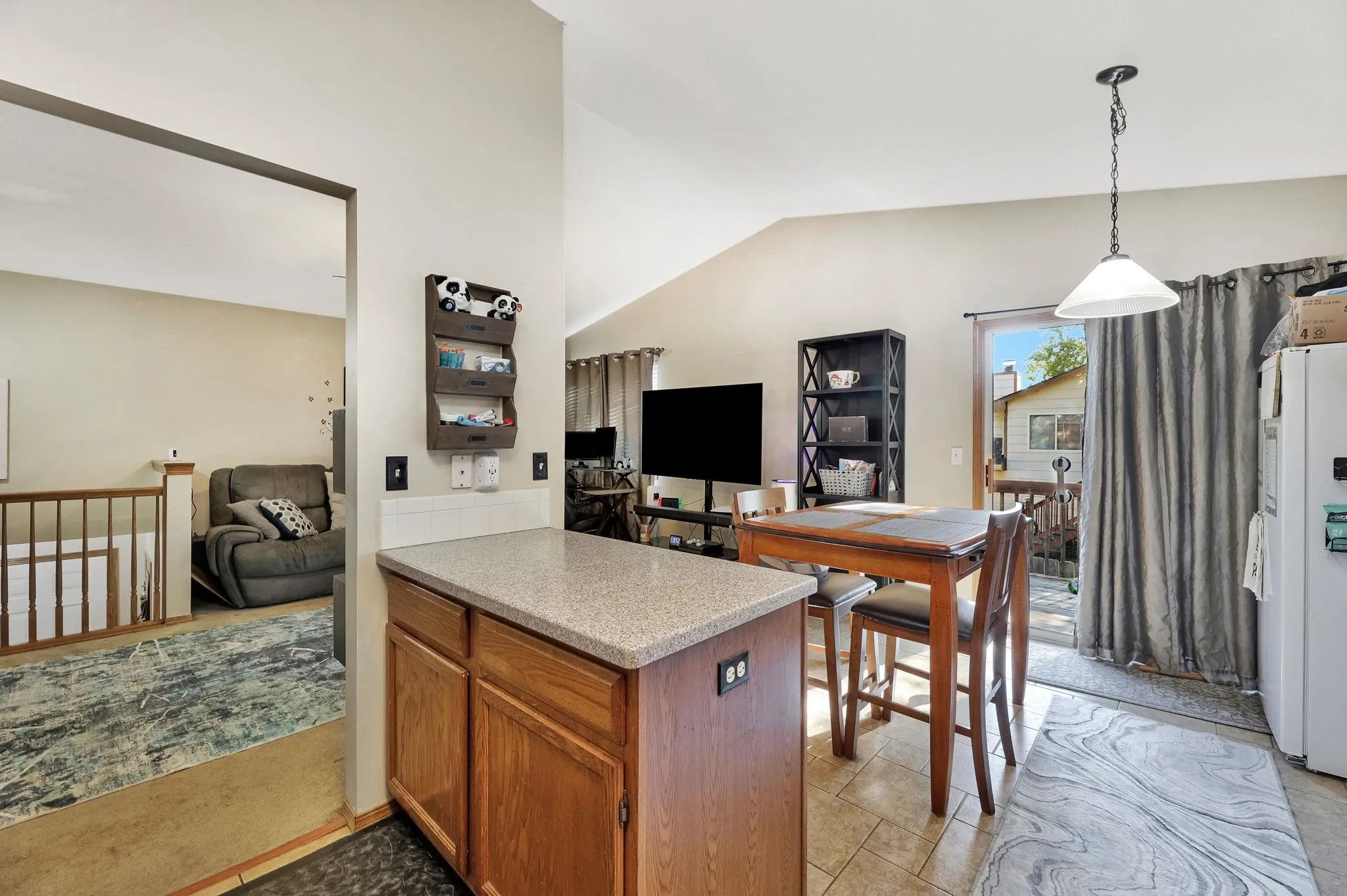 Wichita, Kansas 67216, United States, 3 Bedrooms Bedrooms, ,2 BathroomsBathrooms,Residential,Pending,45887