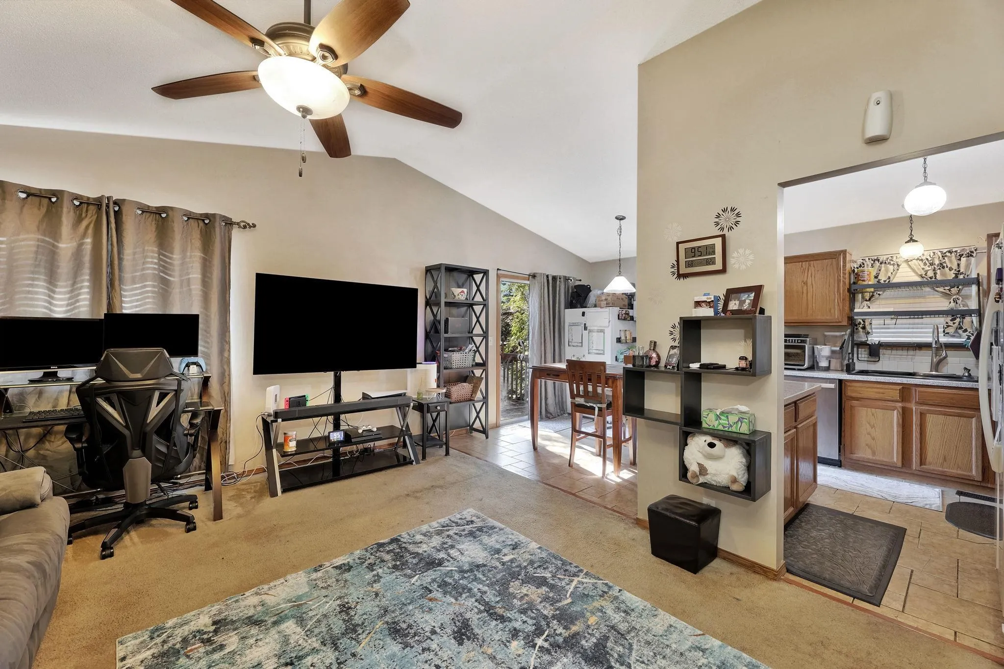 Wichita, Kansas 67216, United States, 3 Bedrooms Bedrooms, ,2 BathroomsBathrooms,Residential,Pending,45887